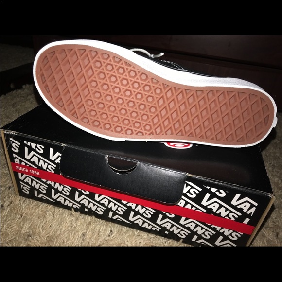 Vans - Picture 4 of 4